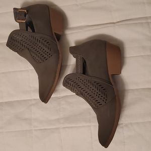 Girls Lucky Top Green Suede like Booties